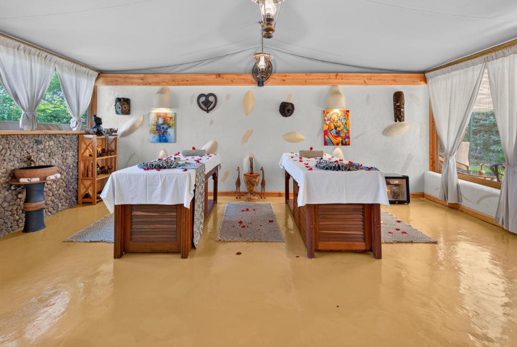 PrideInn Mara Camp image 4